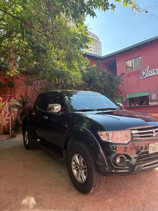 MITSUBISHI L200 TRITON 3.5 HPE 4X4 CD V6 24V FLEX 4P AUTOMÁTICO